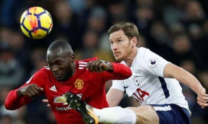 BÌNH LUẬN: Lukaku và hình trình từ 'tiền đạo cắm' thành 'số 9 ảo'