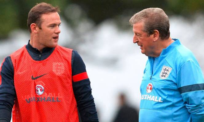 Tôn trọng Roy Hodgson, Rooney chấp nhận ngồi dự bị