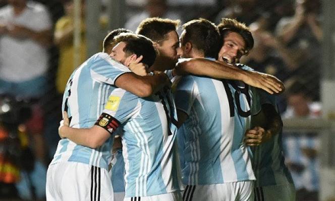 Messi rực sáng, Argentina sống lại hy vọng dự World Cup 2018