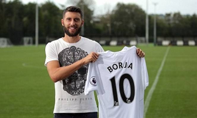 Swansea phá kỷ lục chuyển nhượng vì Borja Baston
