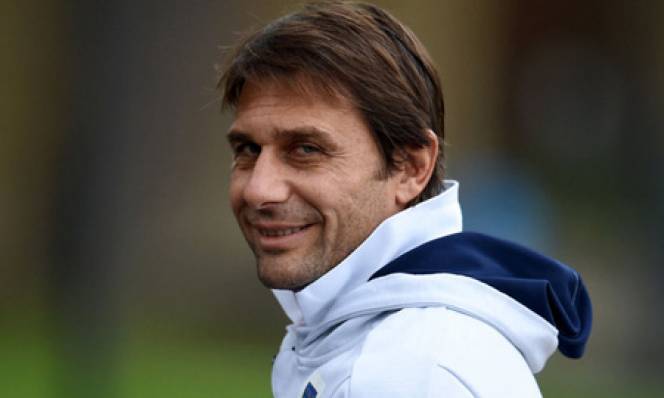 HLV Antonio Conte đã từng muốn đầu hàng